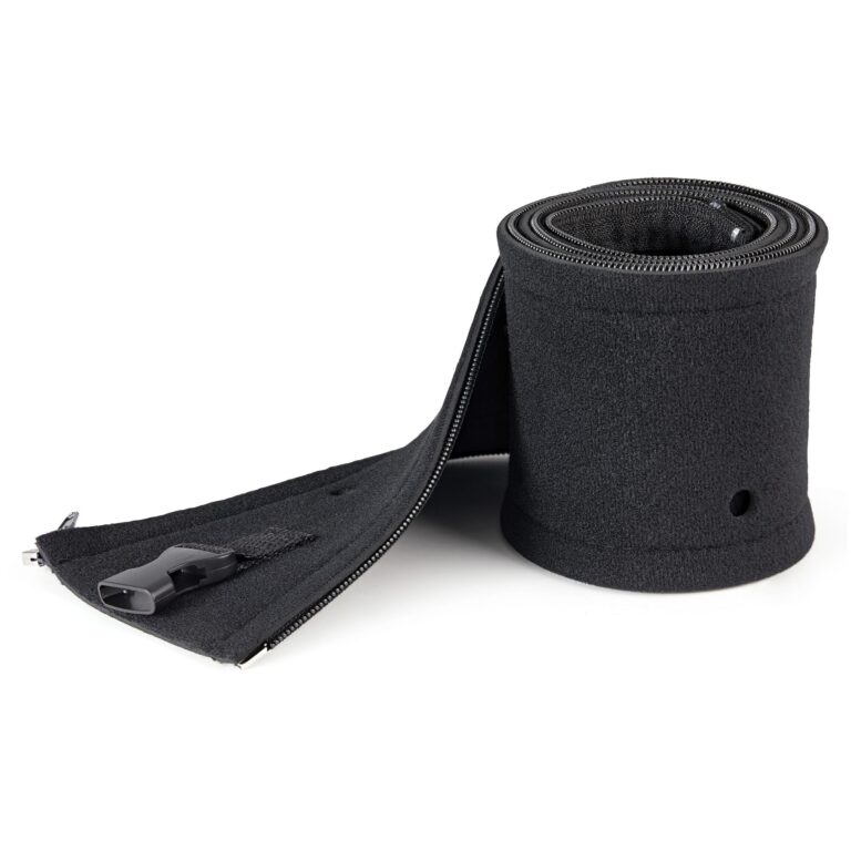 StarTech.com 40″ (1m) Neoprene Cable Management Sleeve with Zipper & Buckle – 1.2″ (3cm) Diameter – Computer/PC Power/Network/AV Cord – Black